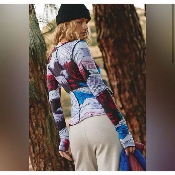 Free People Movement Right On Long Sleeve Layer in Rocky Ridge Large NWOT! - Picture 2 of 7